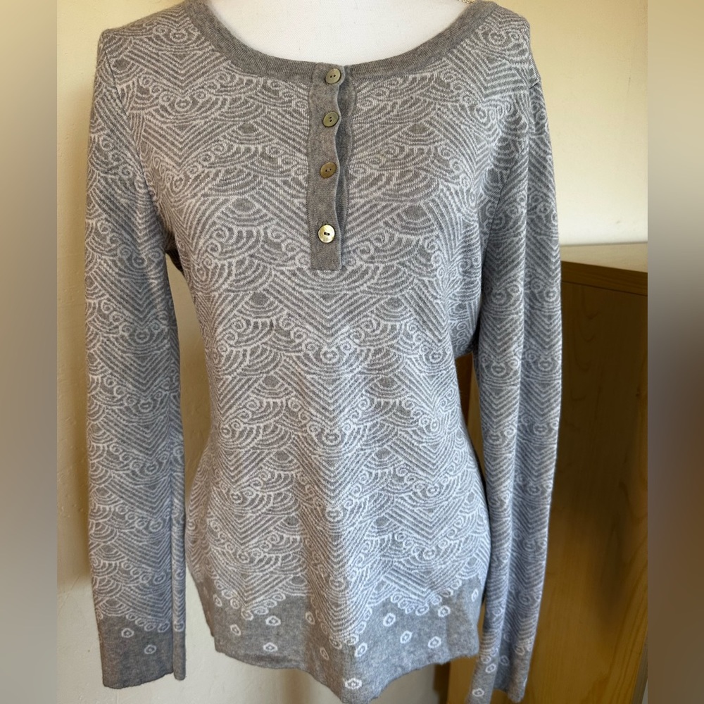 Soft wool winter sweater with Nordic design
